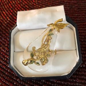 Vintage Partridge in a Pear Tree Lucite Brooch